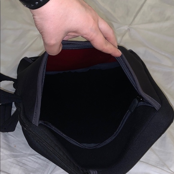 EUC Black Case Logic Laptop Case w. Handles - Picture 5 of 6